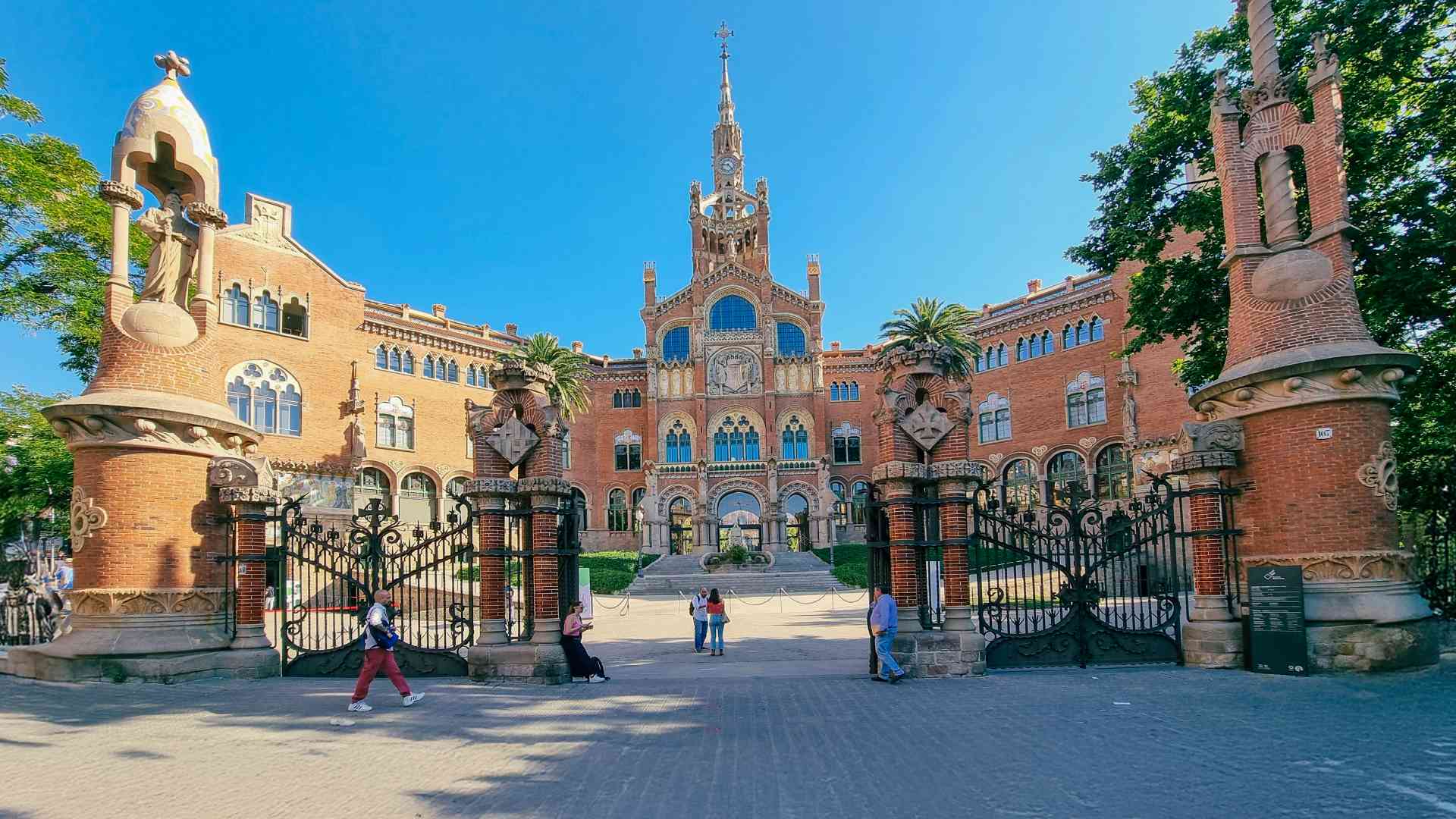 Barcelona, Spain by Dennis Bunnik